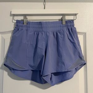 LULULEMON HOTTY HOT SHORTS Size 6 4” Lavender